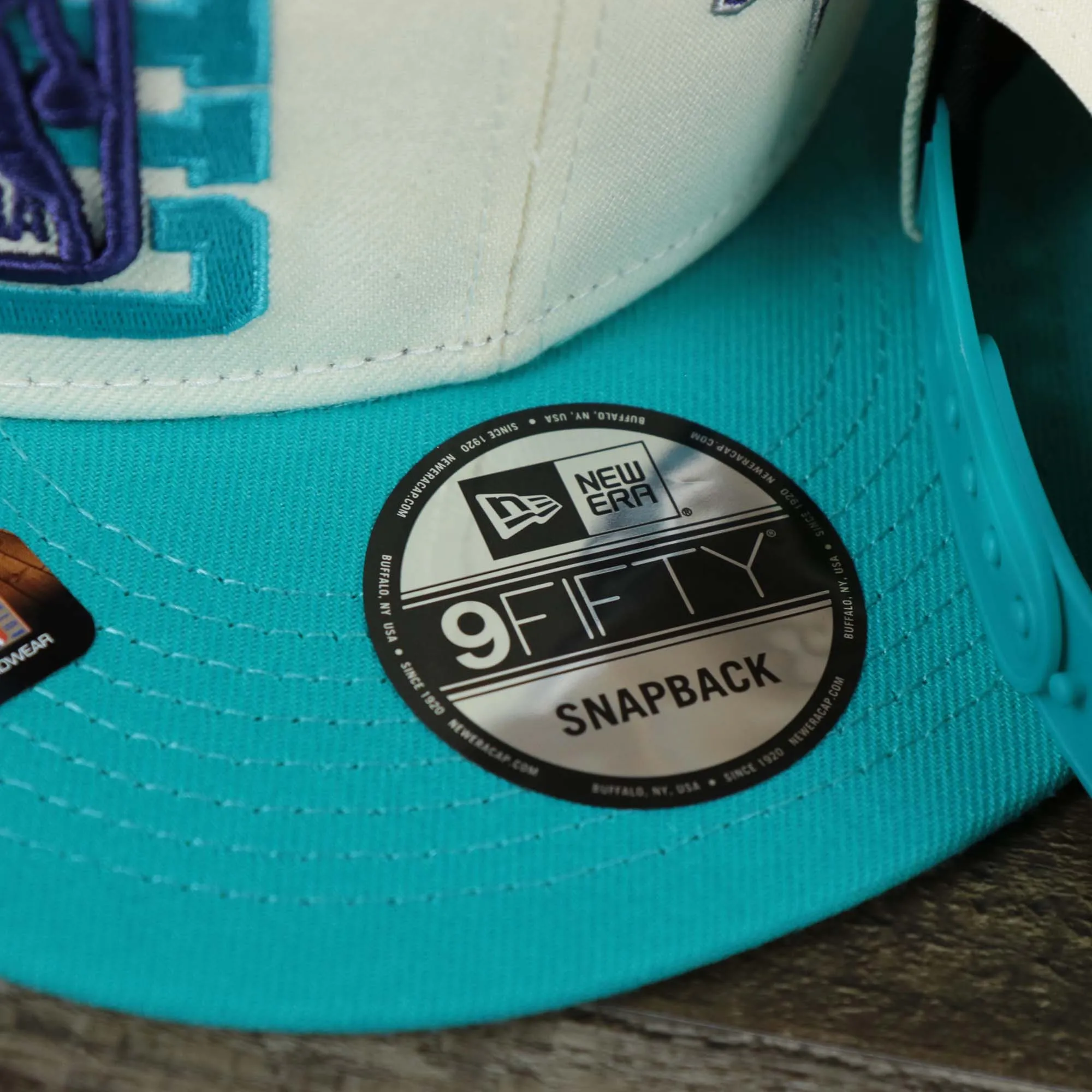 Charlotte Hornets NBA 2022 Draft Gray Bottom 9Fifty Snapback | New Era Cream/Turquoise