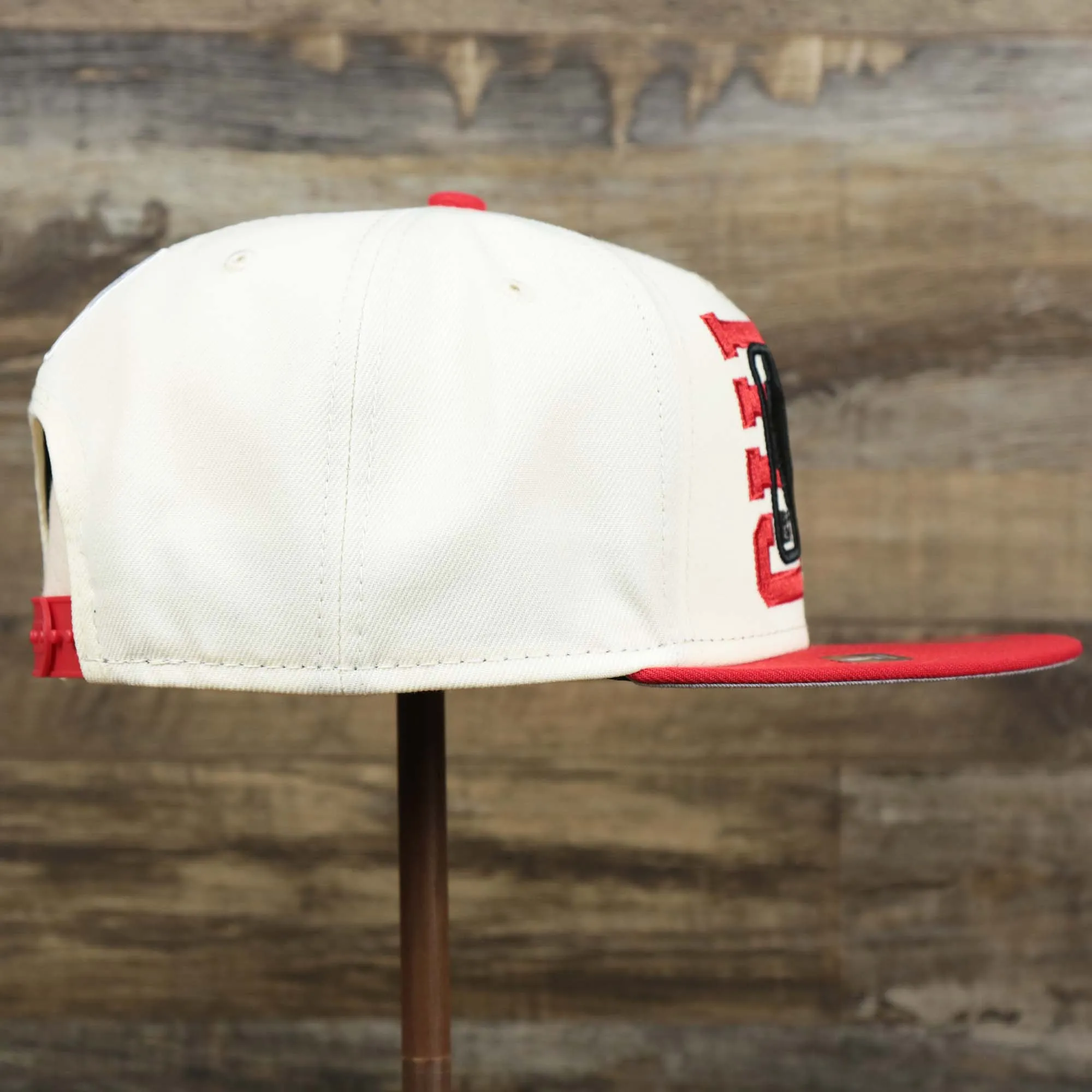 Chicago Bulls NBA 2022 Draft Gray Bottom 9Fifty Snapback | New Era Cream/Red