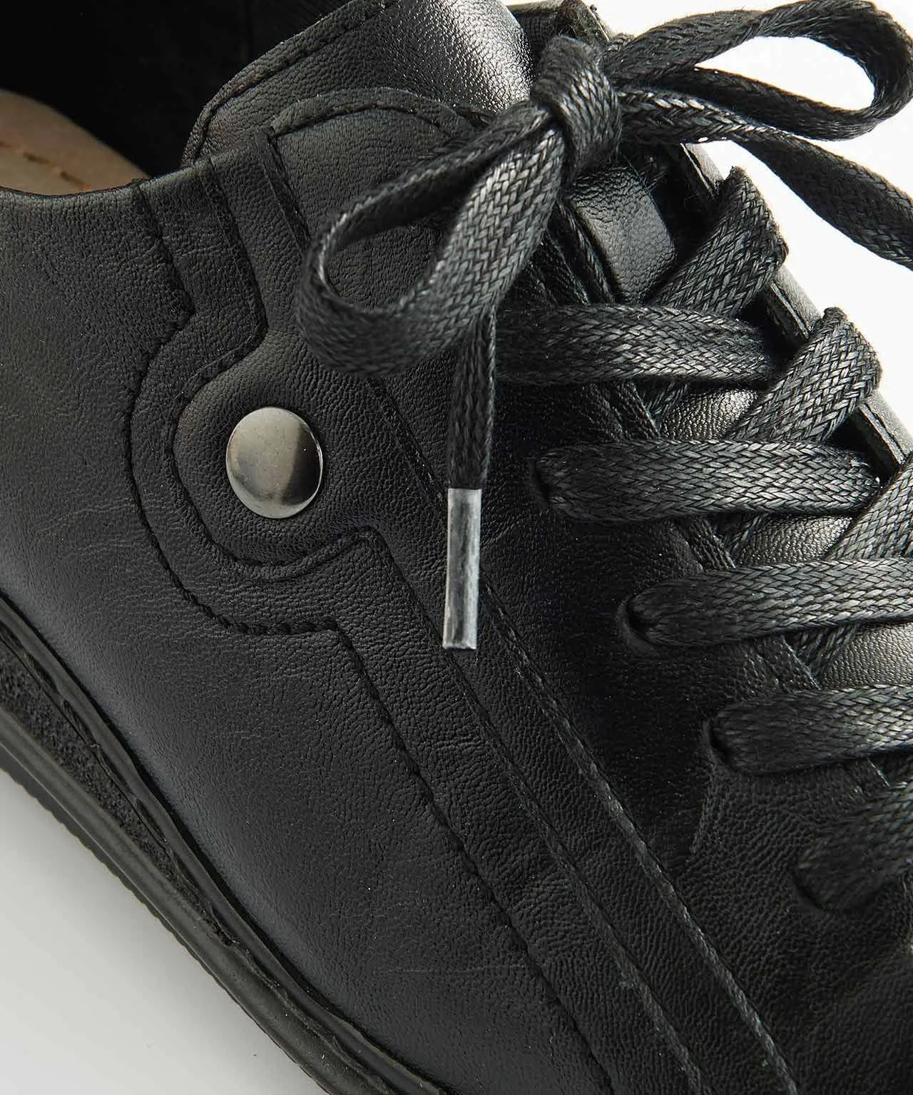 Lace-up Shoe