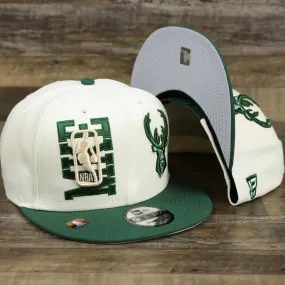 Milwaukee Bucks NBA 2022 Draft Gray Bottom 9Fifty Snapback | New Era Cream/Green