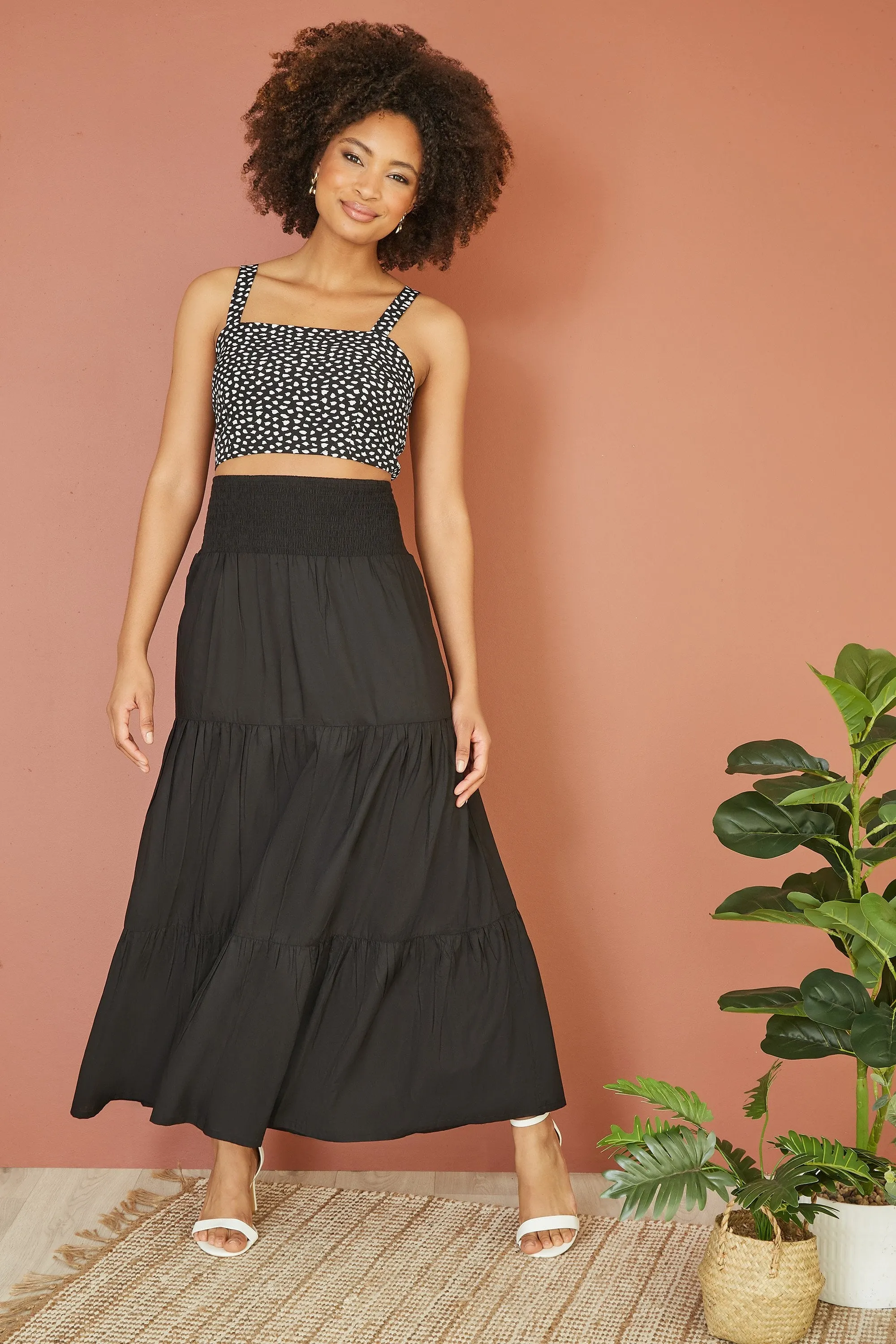 Yumi Black Ruched Waist Tiered Midi Skirt